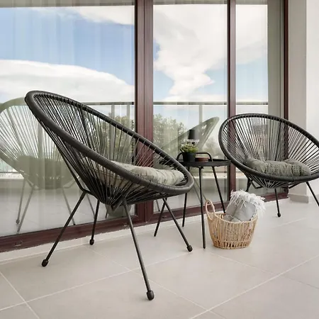 Daire Stylish 1br With Balcony & Parking I Skyline By Flat Mаnаger *