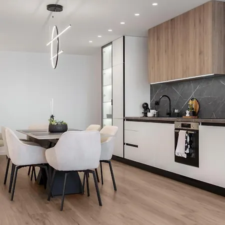 Stylish 1br With Balcony & Parking I Skyline By Flat Mаnаger 公寓