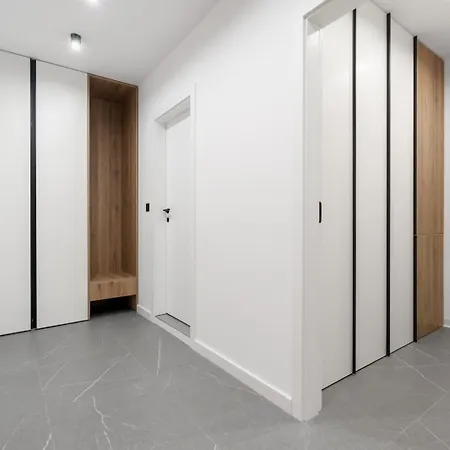 公寓 Stylish 1br With Balcony & Parking I Skyline By Flat Mаnаger 瓦爾納