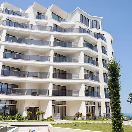 Stylish 1br With Balcony & Parking I Skyline By Flat Mаnаger * 瓦爾納